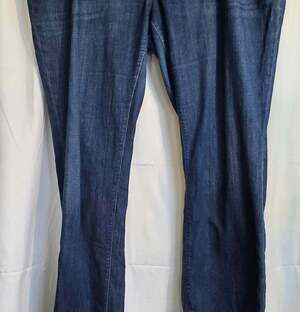 Eddie Bauer Jeans Ladies 20W Boyfriend Relaxed fit Medium Wash